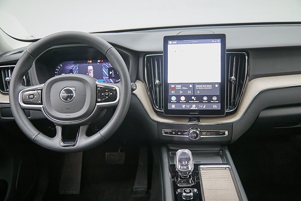 2026 VOLVO XC60 - Image 25