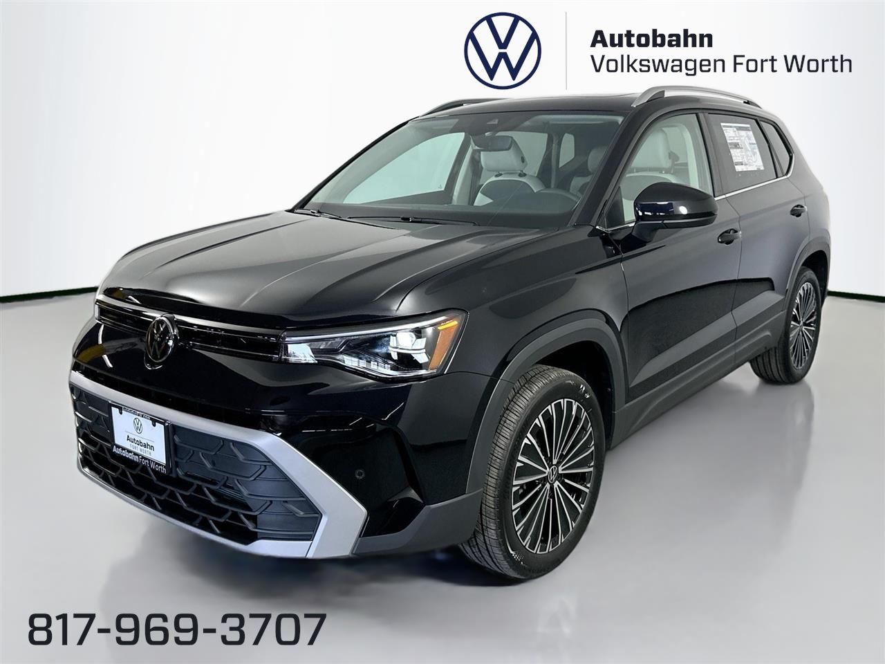 2025 Volkswagen Taos SE's photo