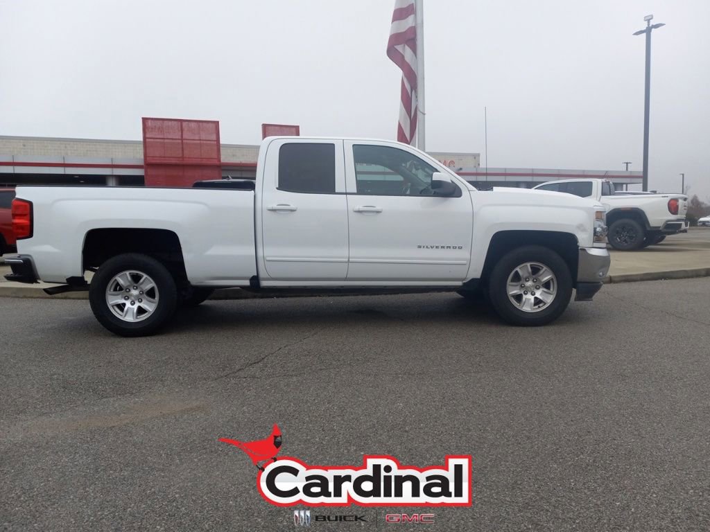 2018 Chevrolet Silverado 1500 LT photo 3