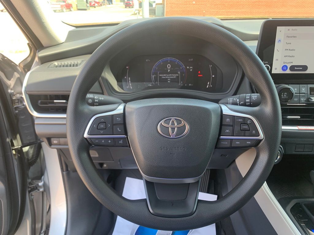 2025 Toyota Grand Highlander LE photo 15