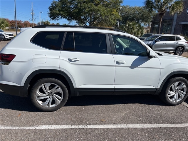2022 Volkswagen Atlas SE Technology photo 2