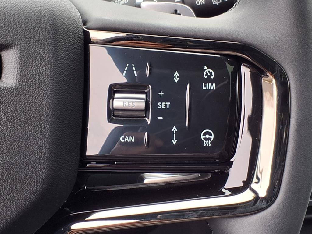 2026 Land Rover Range Rover Evoque Dynamic SE photo 15