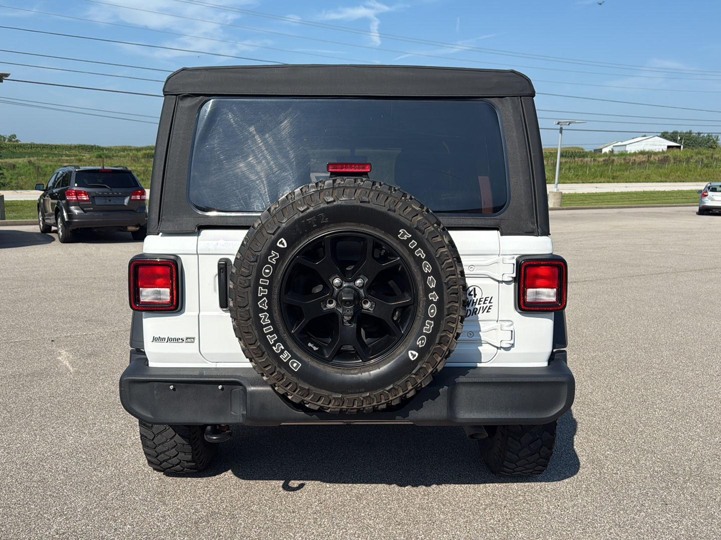 2022 Jeep Wrangler Unlimited Willys photo 13