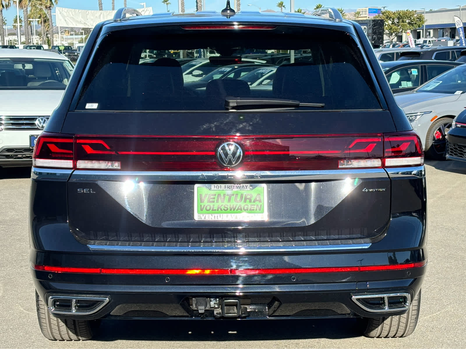 2025 Volkswagen Atlas SEL Premium R-Line photo 4