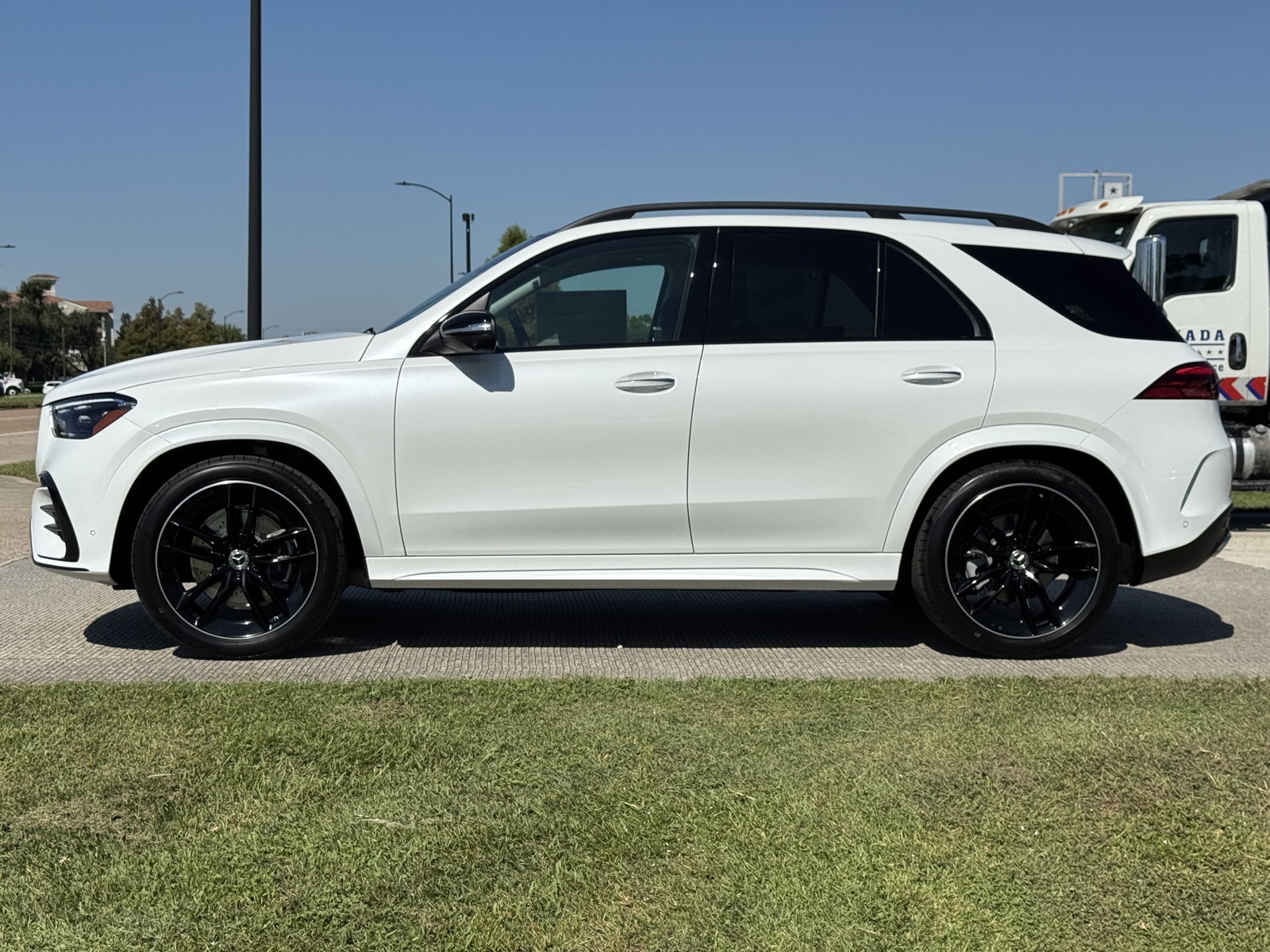 2026 Mercedes Benz GLE 580 4MATIC photo 4