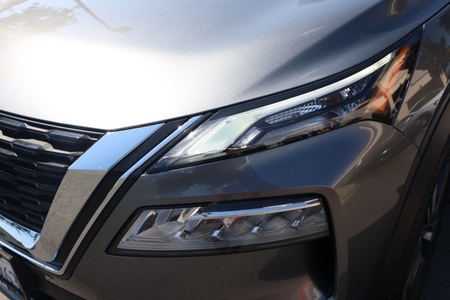 2023 Nissan Rogue SL photo 6