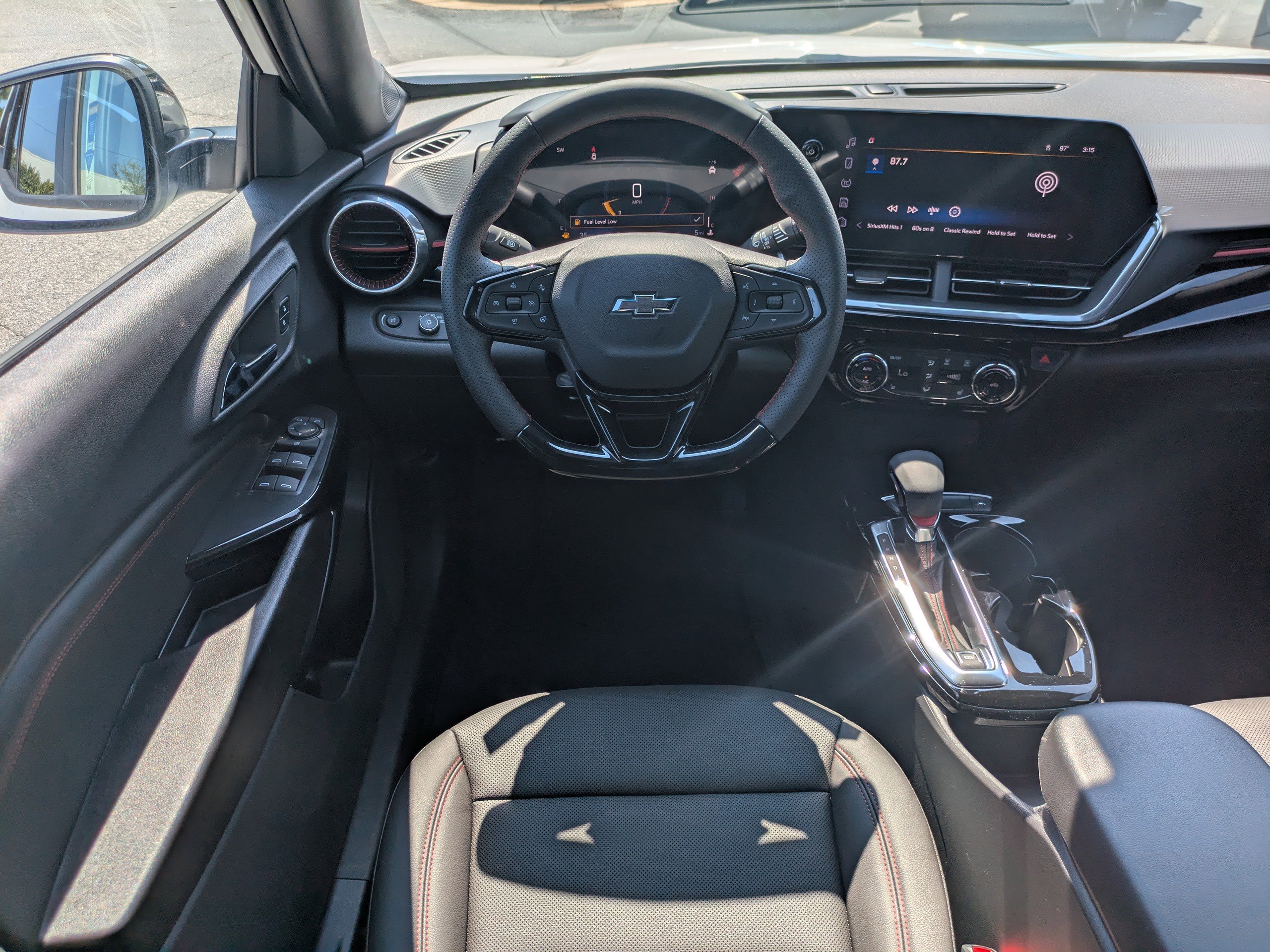 2025 Chevrolet Trax photo 15