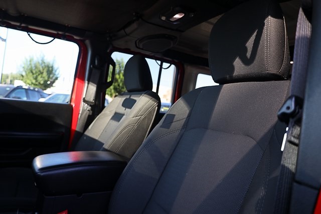 2018 Jeep Wrangler Unlimited Sport S photo 31