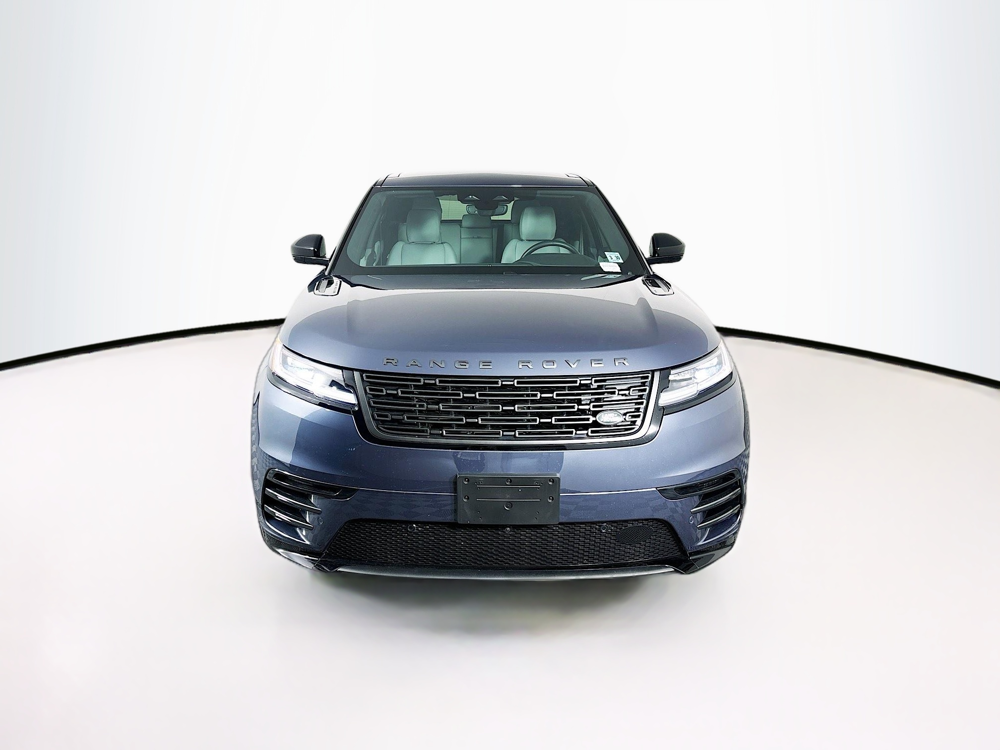 2026 Land Rover Range Rover Velar SE photo 2