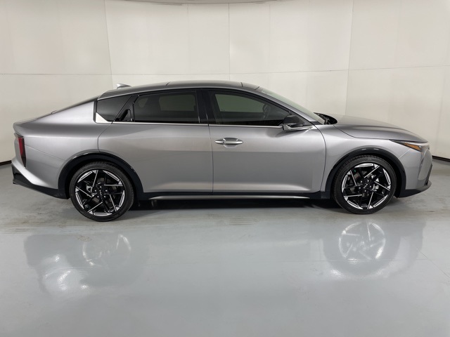 2025 Kia K4 GT-Line photo 9