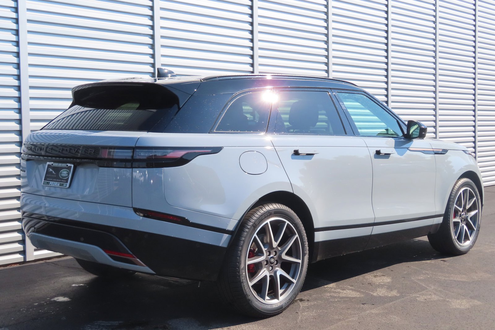 2025 Land Rover Range Rover Velar SE photo 13