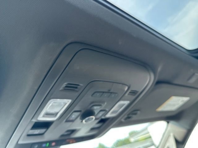 2021 Gmc Yukon SLT photo 34