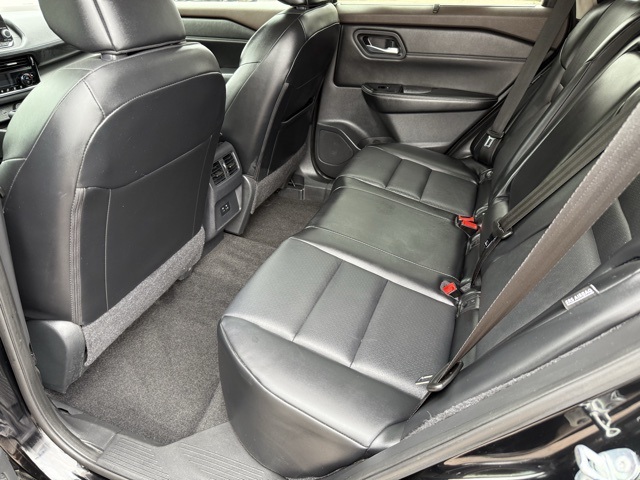 2023 Nissan Rogue SV photo 13