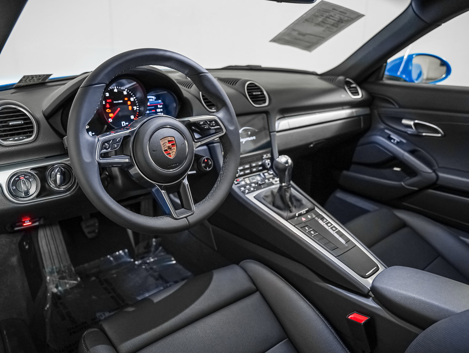2025 Porsche Cayman photo 4