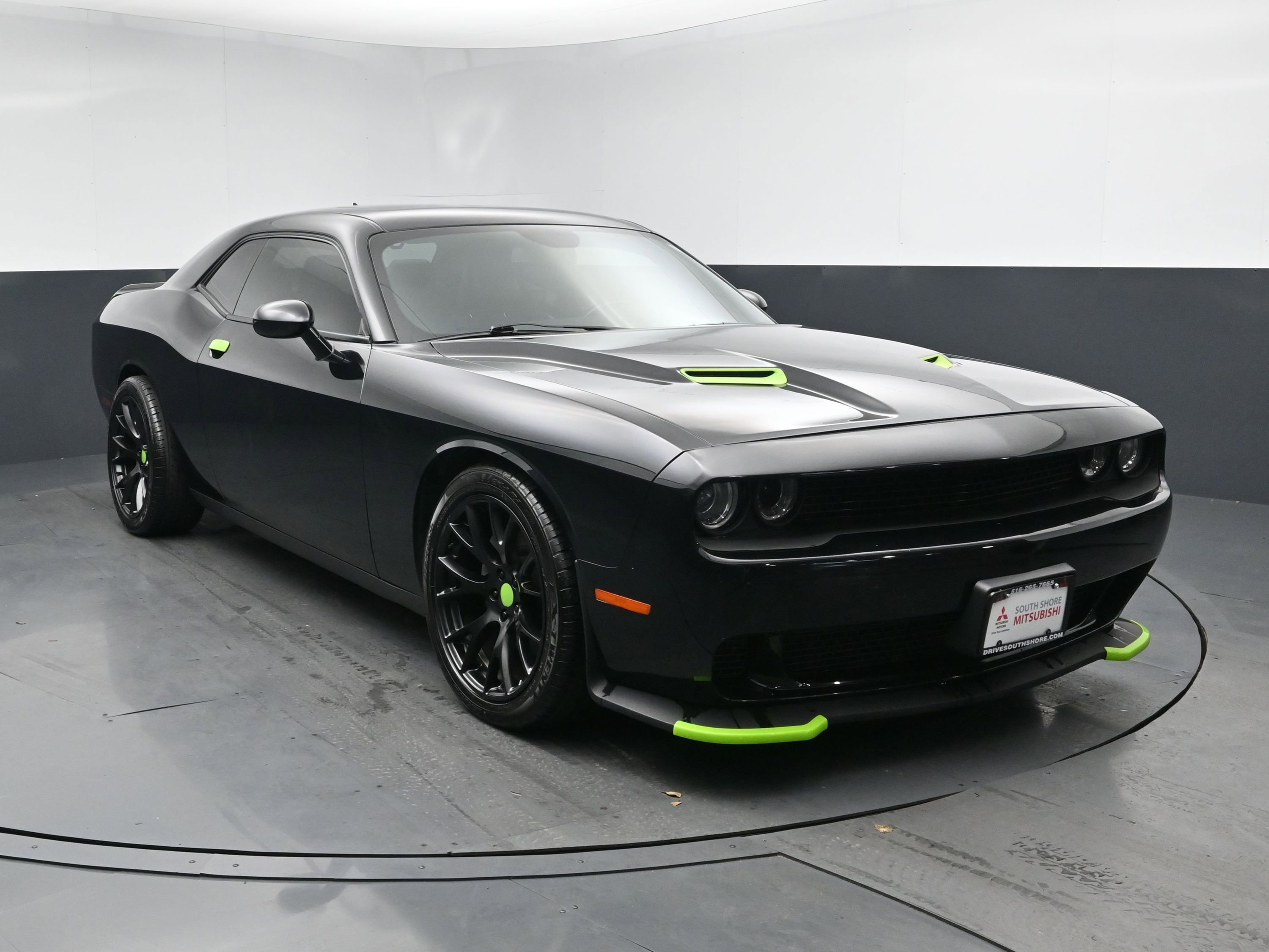 Used 2018 Dodge Challenger SXT Plus with VIN 2C3CDZAG2JH229654 for sale in Freeport, NY