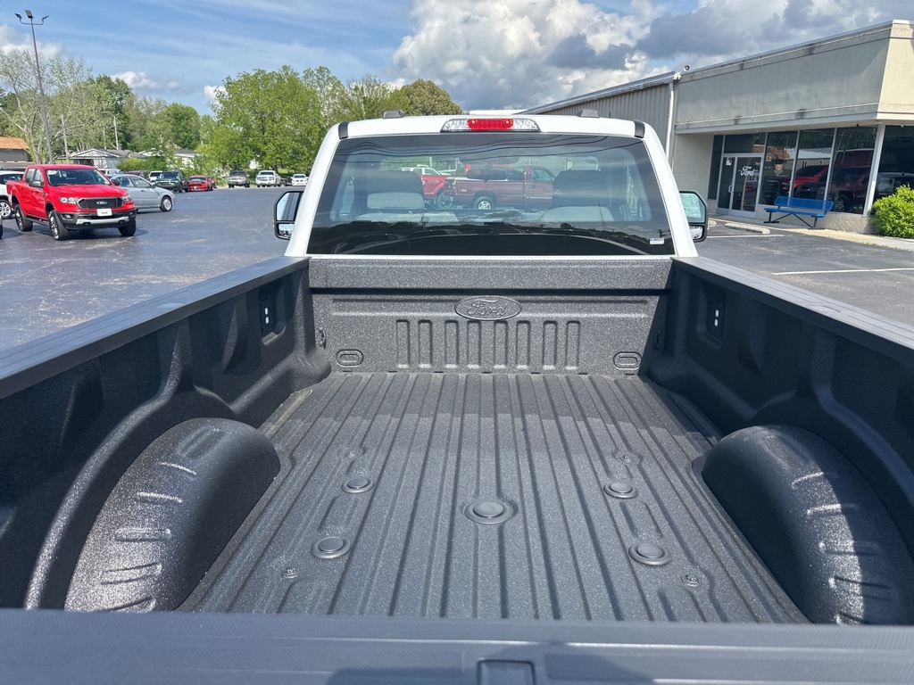 2025 Ford F-350 XL photo 2