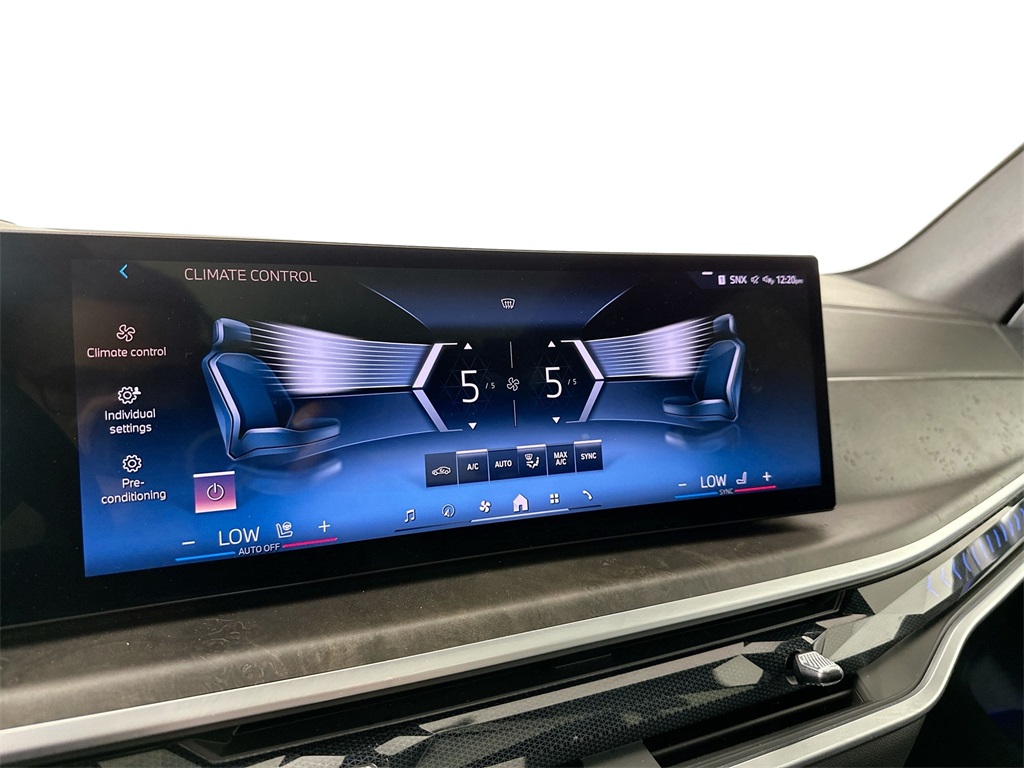 Used 2024 Mineral White Metallic BMW xDrive40i image 20