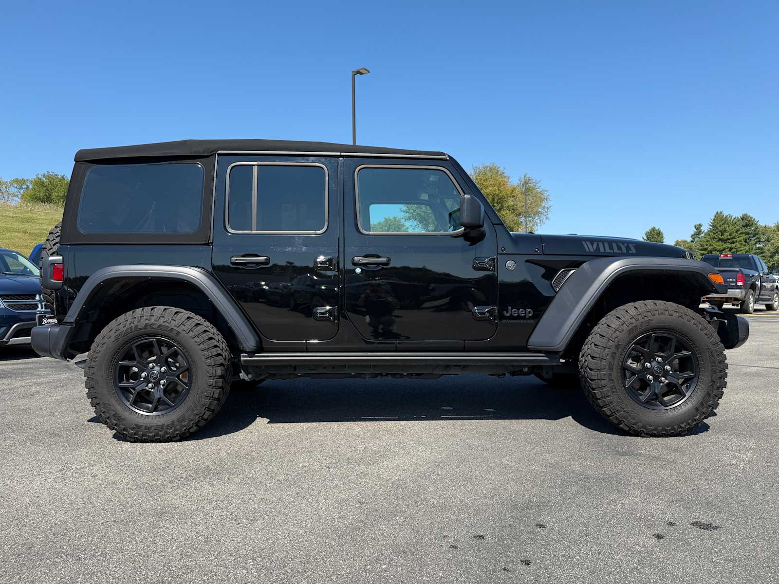 2024 Jeep Wrangler Willys photo 4