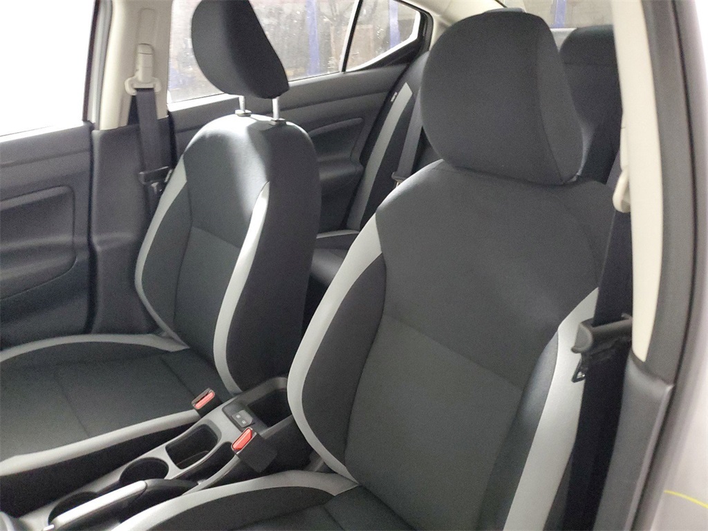 2025 Nissan Versa 1.6 S photo 16