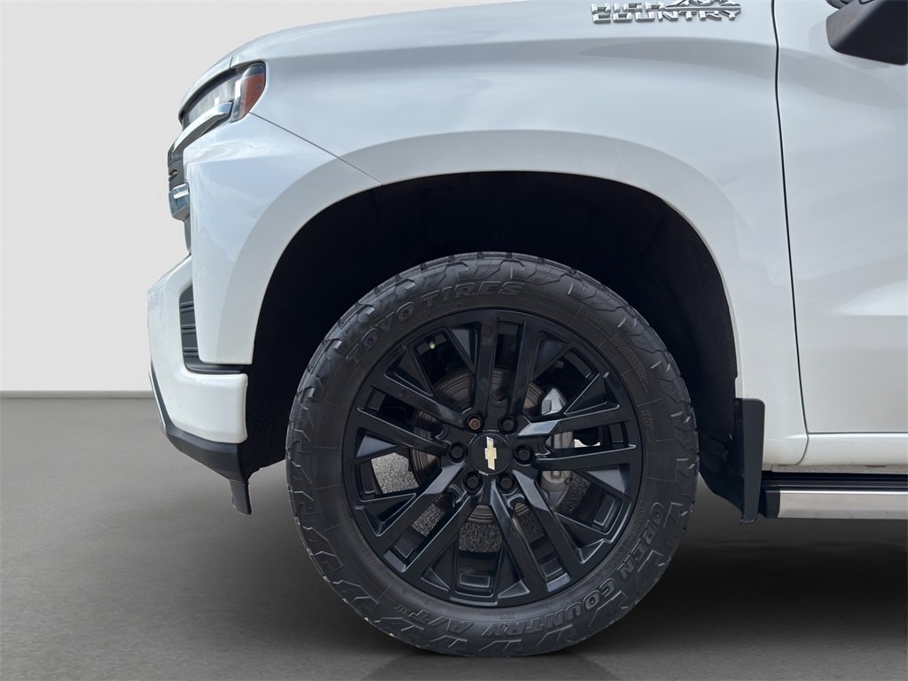 2021 Chevrolet Silverado 1500 High Country photo 3