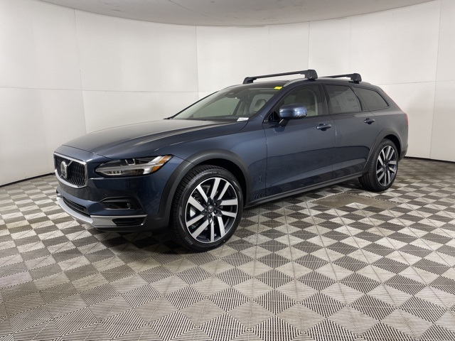 2025 Volvo V90 Cross Country B6 AWD Plus photo 4