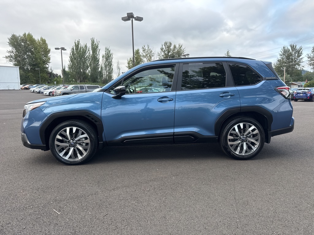 2025 Subaru Forester Touring photo 4