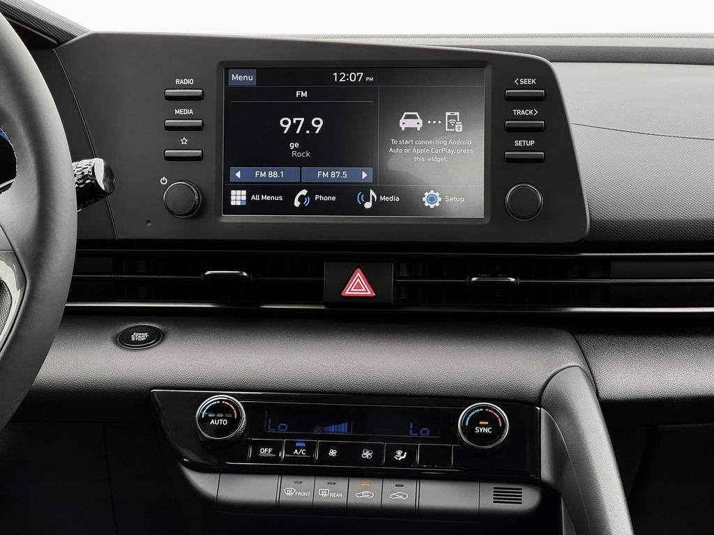 2025 Hyundai Elantra SEL Sport photo 18