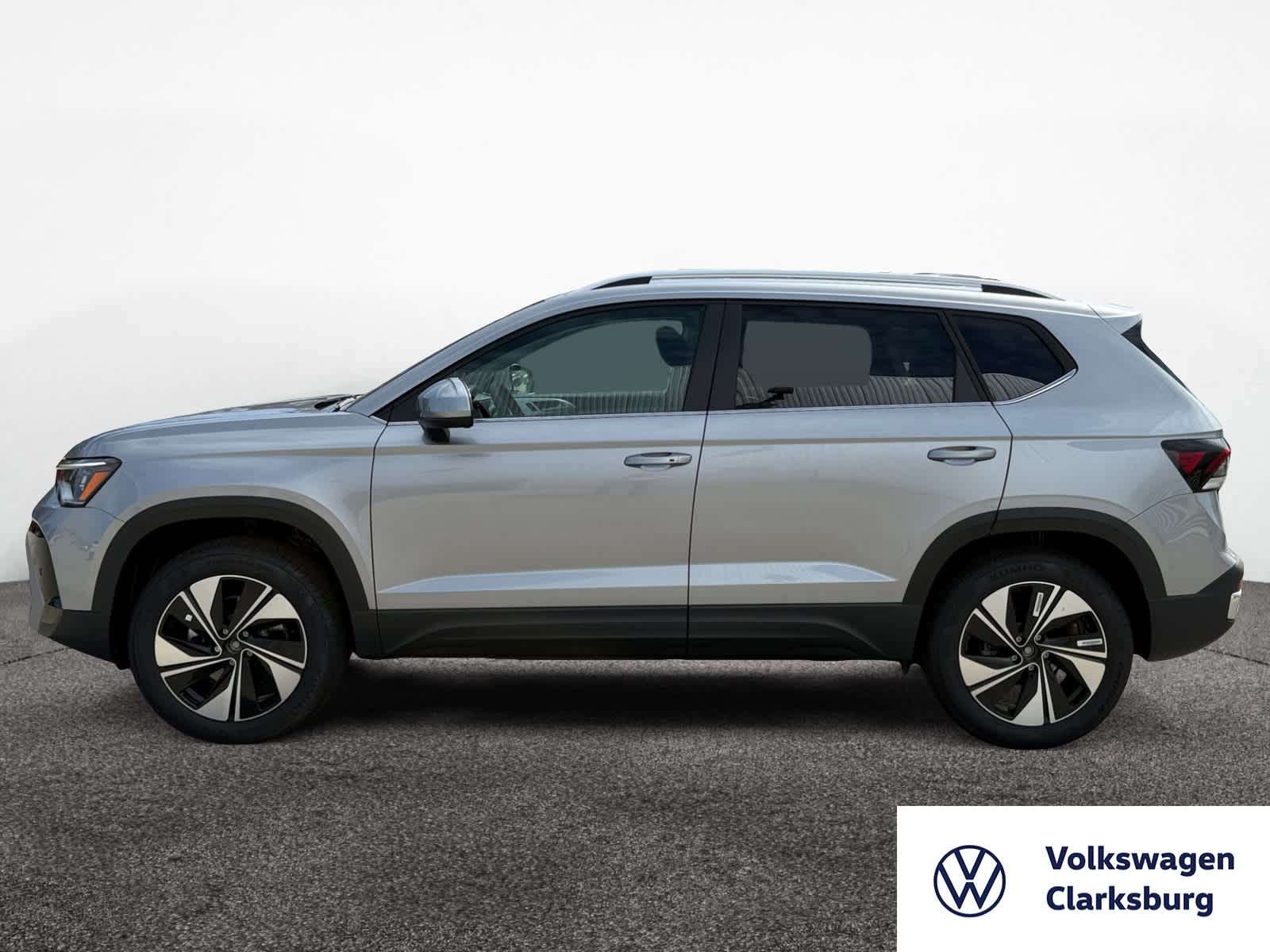 2025 Volkswagen Taos SE photo 2