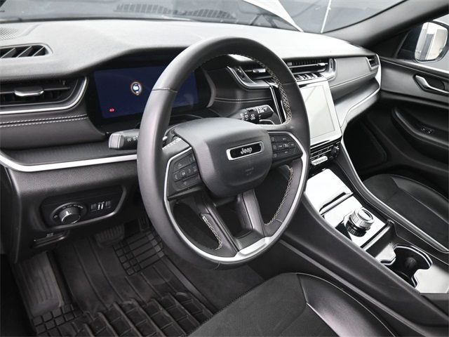2024 Jeep Grand Cherokee Altitude photo 13