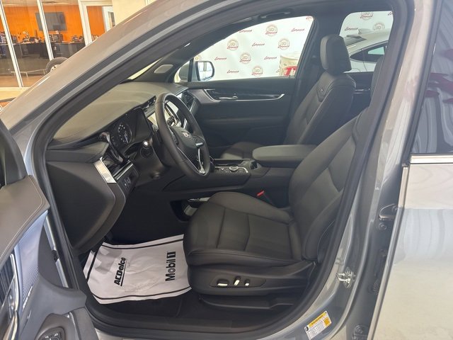 2025 Cadillac XT6 Premium Luxury photo 3