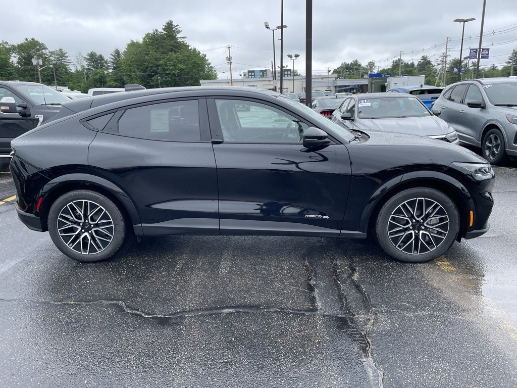 2025 Ford Mustang Mach-E Premium photo 2