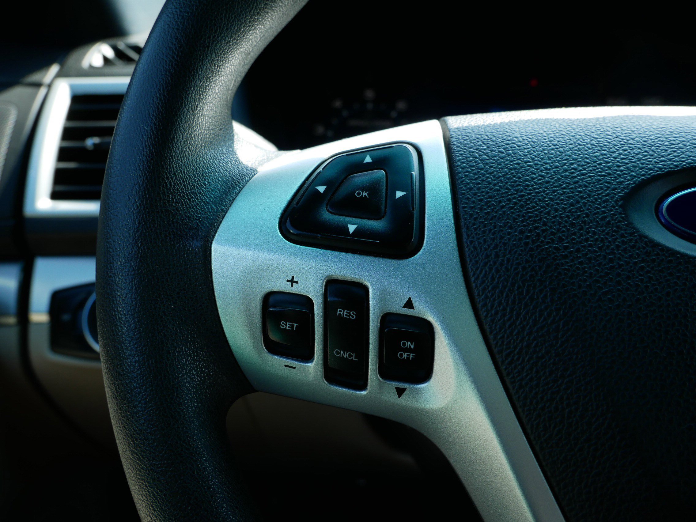 2012 Ford Explorer Base photo 26