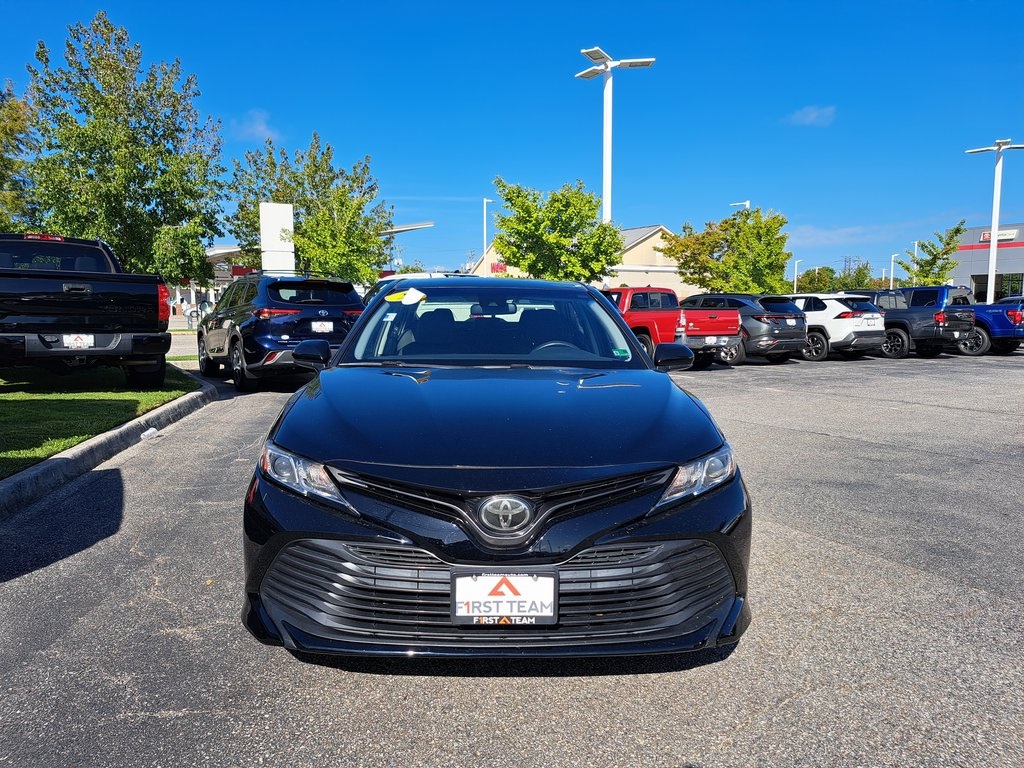 2018 Toyota Camry LE photo 3