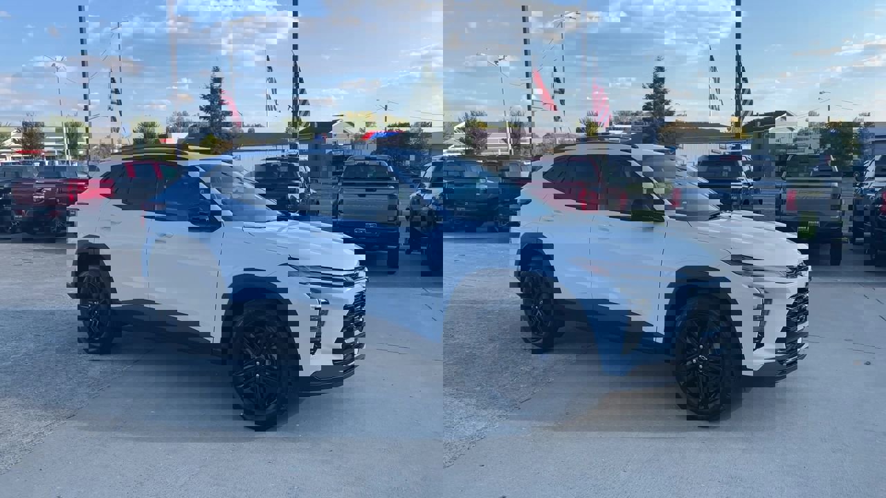 2026 Chevrolet Trax ACTIV photo 2