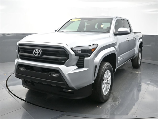 2024 Toyota Tacoma SR5's photo