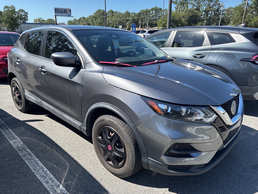 2020 Nissan Rogue Sport S photo 2
