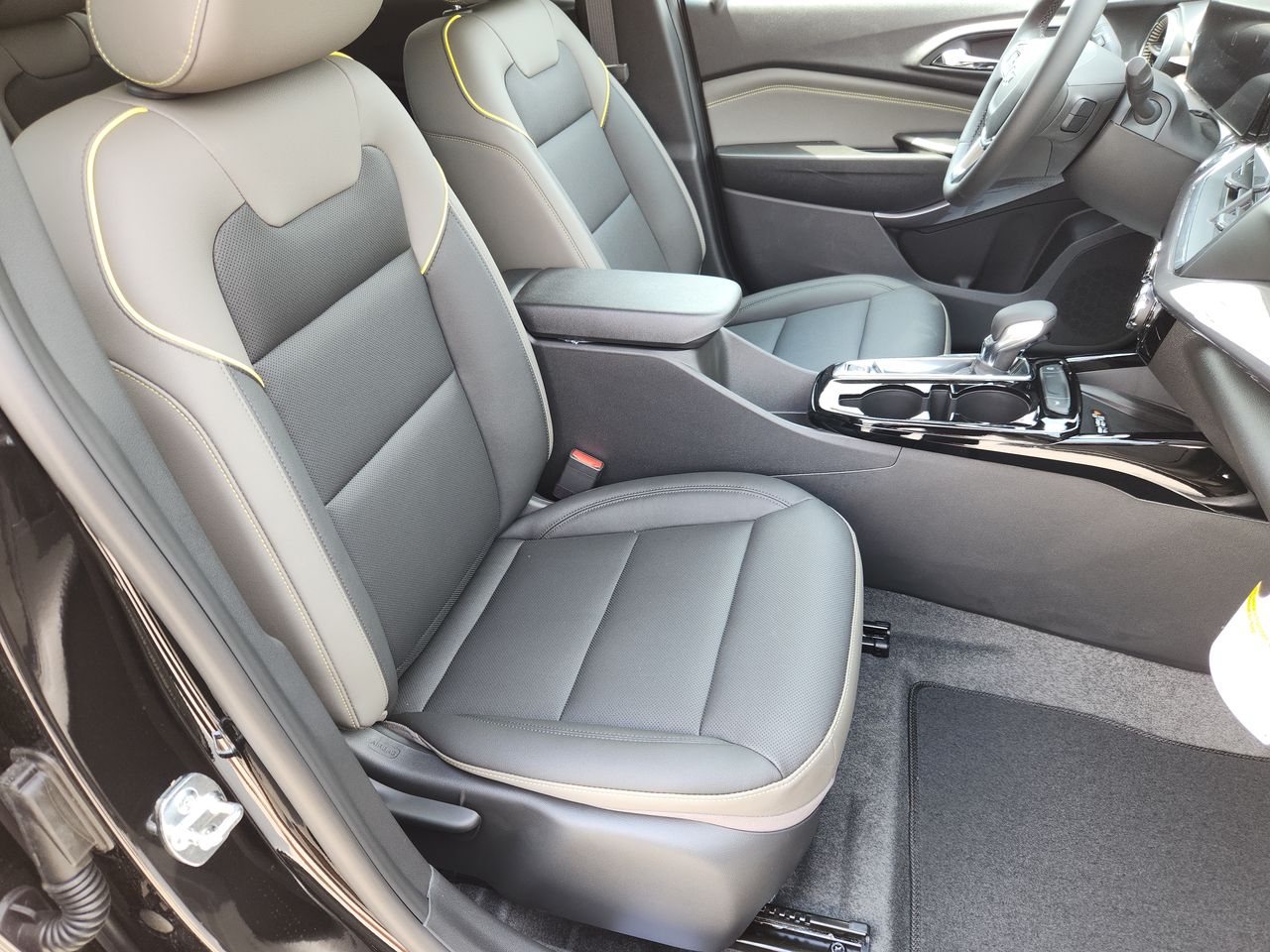 2025 Chevrolet Trax ACTIV photo 25