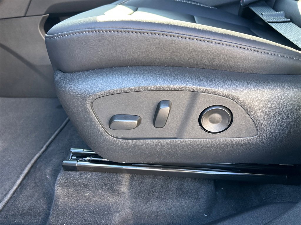 2026 GMC ACADIA - Image 16