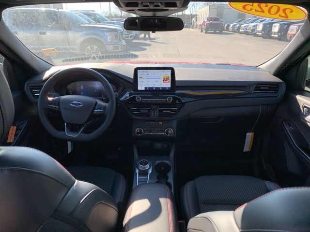 2025 Ford Escape ST-Line photo 25