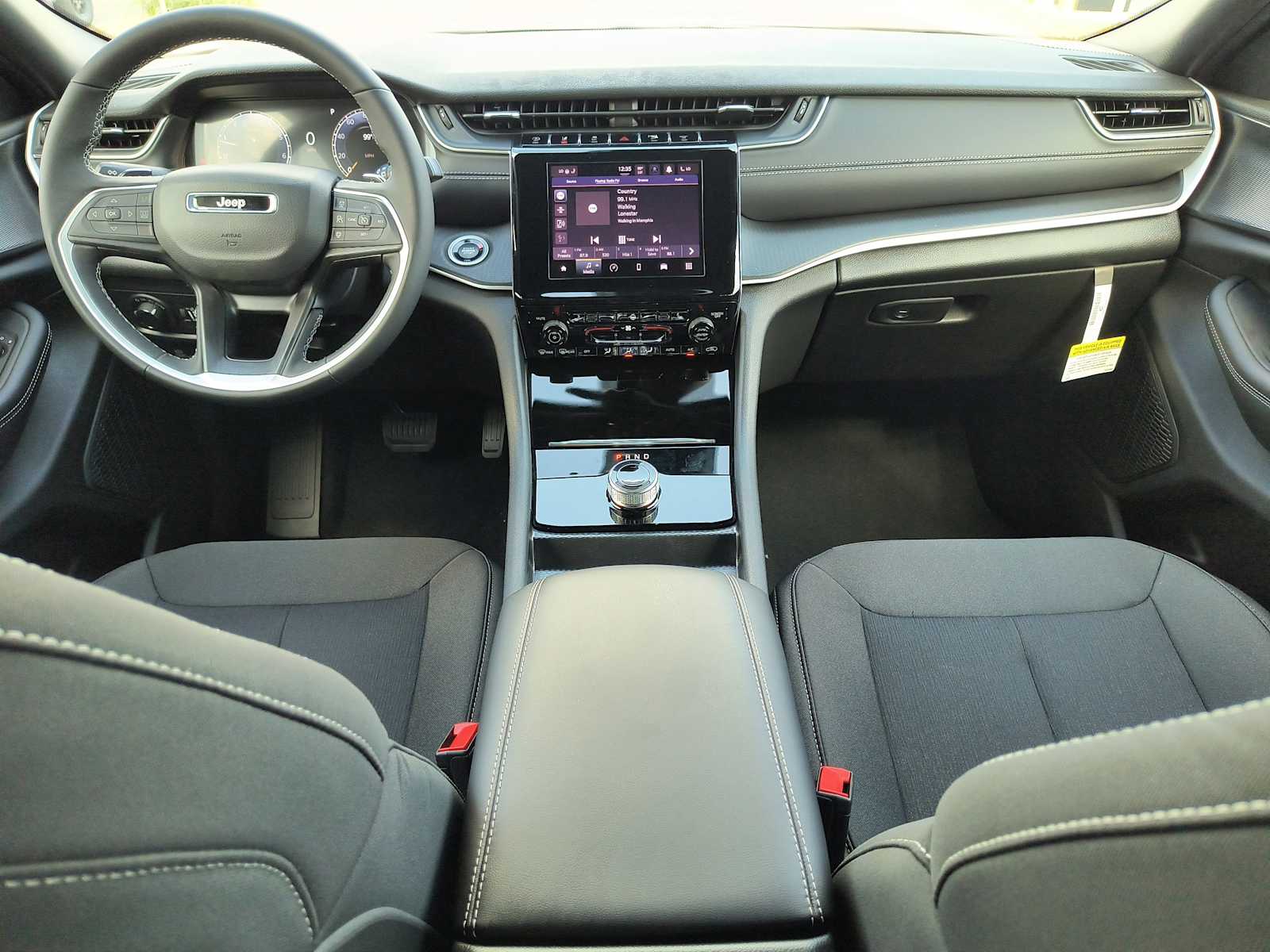 2025 Jeep Grand Cherokee Laredo X photo 11