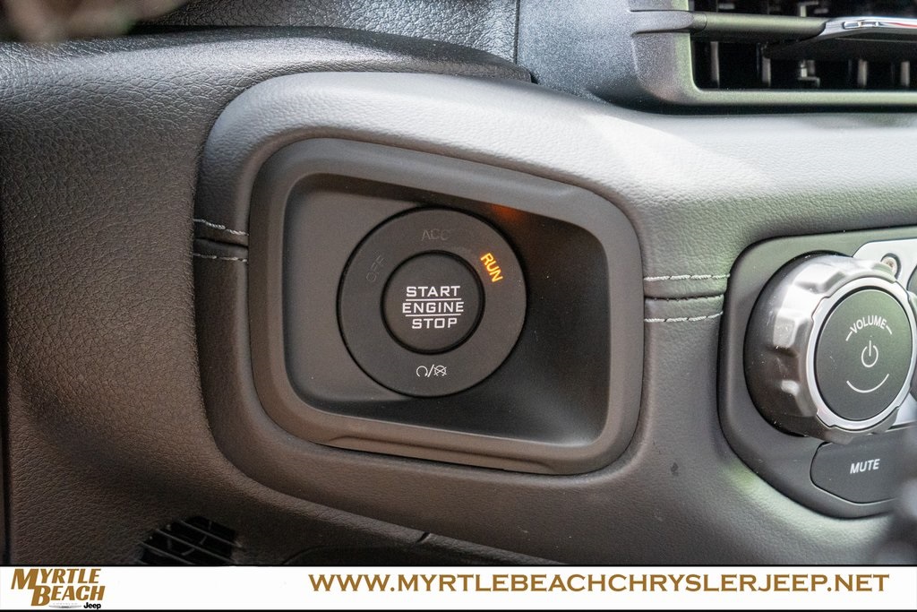 2025 Jeep Gladiator Sport S photo 26