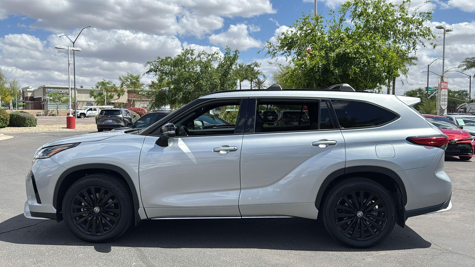 2023 Toyota Highlander XSE photo 3
