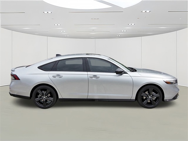 2025 Honda Accord Hybrid Sport-L photo 3