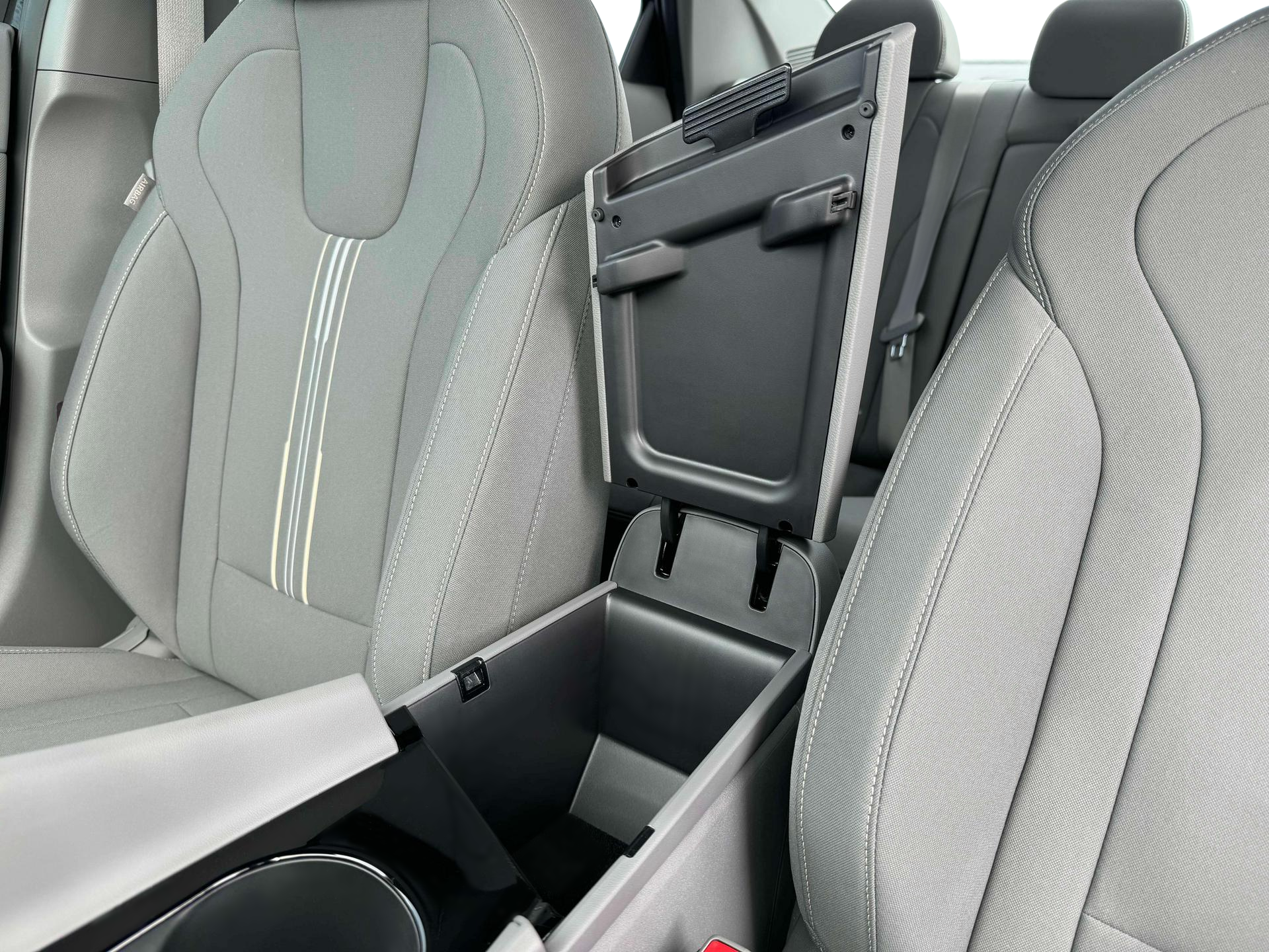 New 2025 Abyss Black Hyundai SEL Convenience image 18