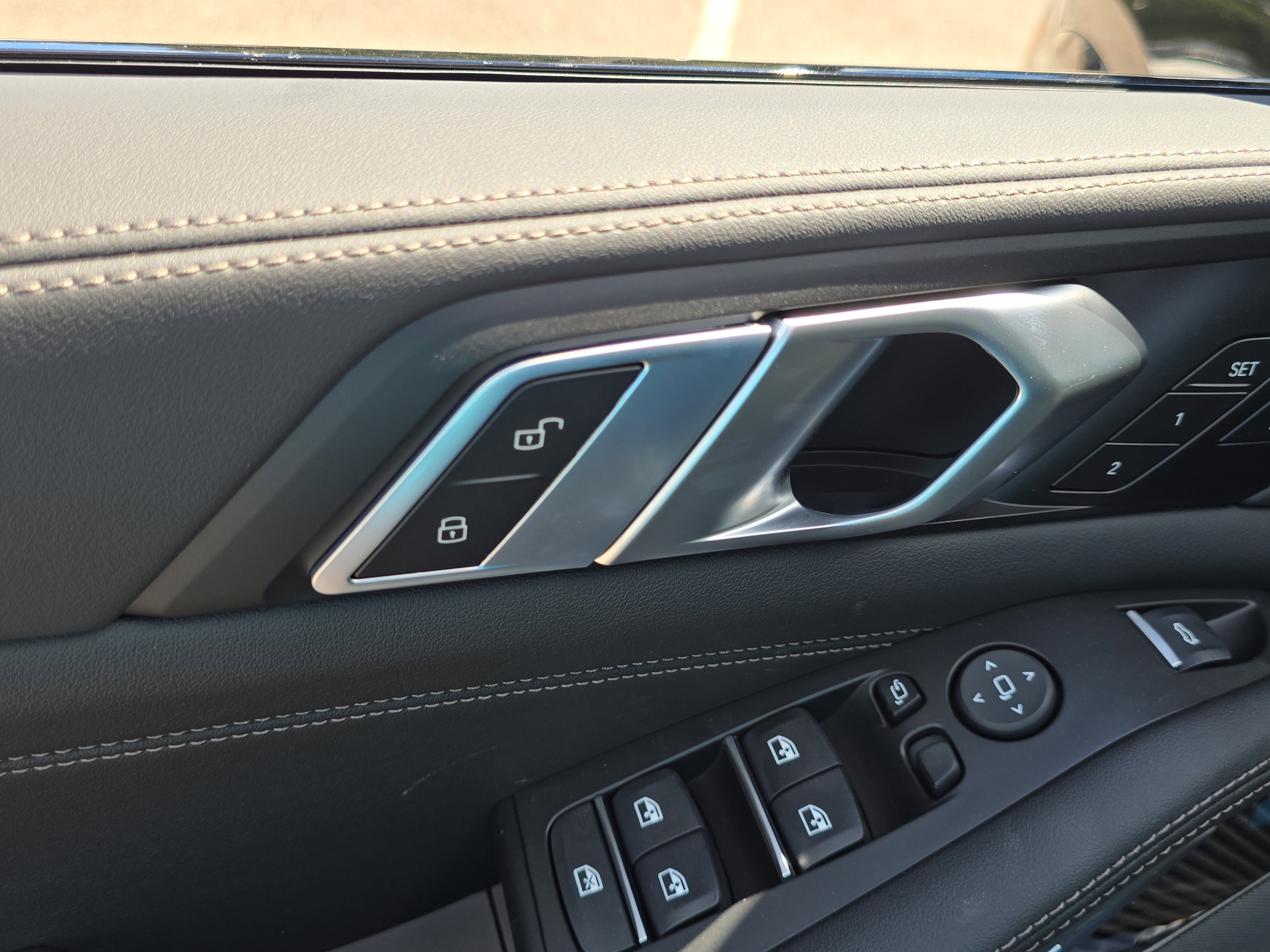 2026 Bmw X5 M60i photo 2