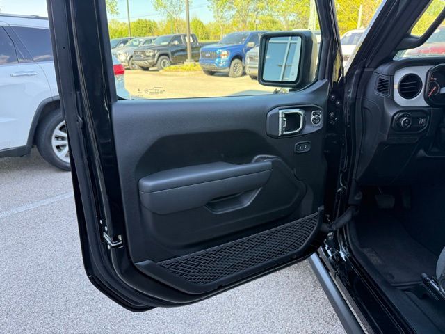 2025 Jeep Gladiator Sport photo 8