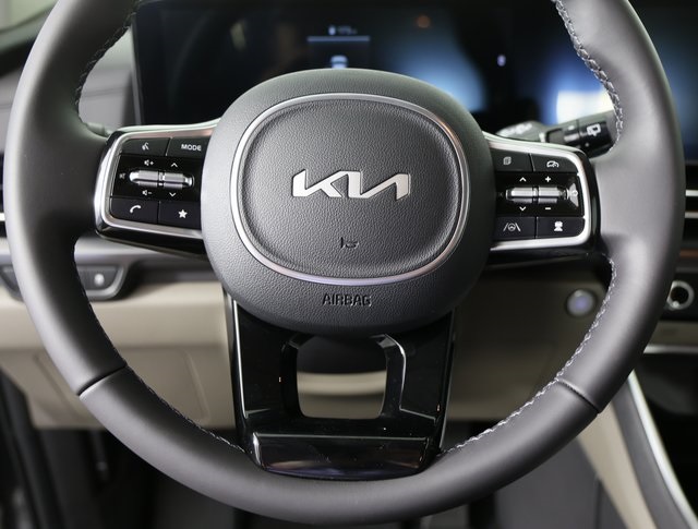 2026 Kia Carnival LXS photo 12