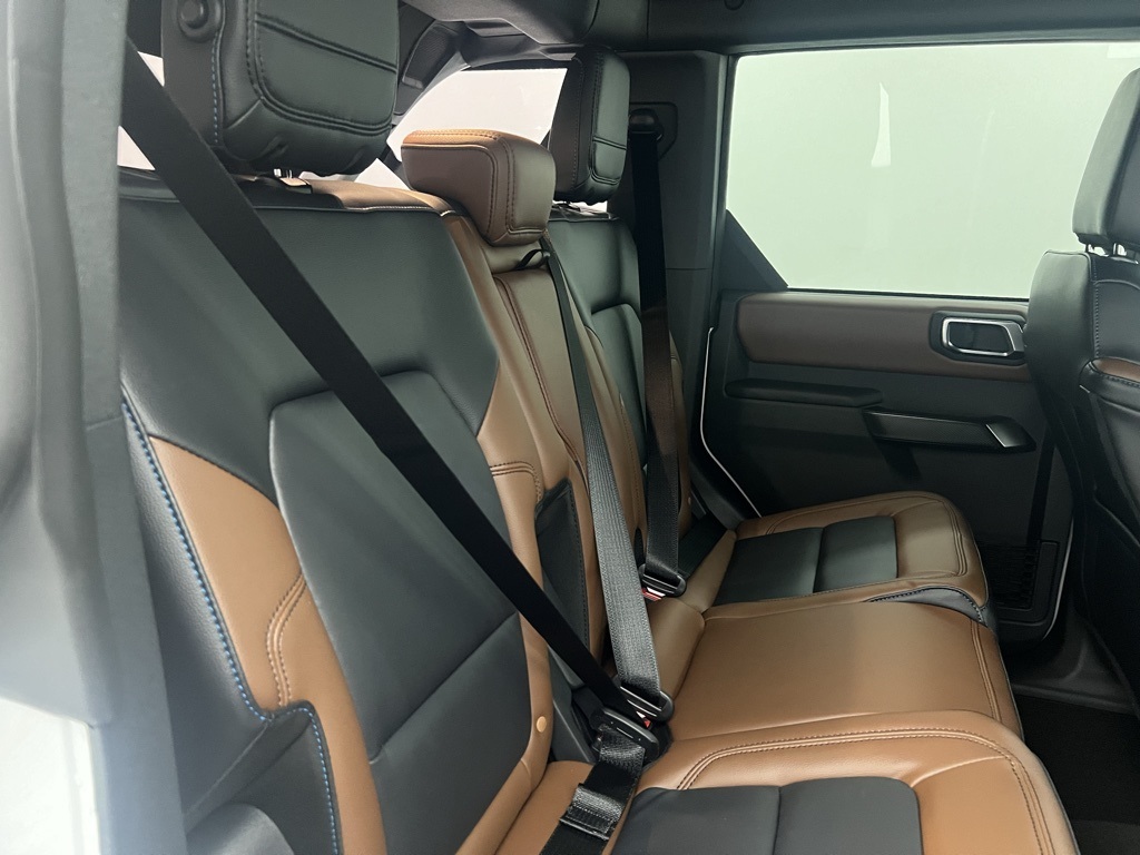 2024 Ford Bronco Outer Banks photo 23