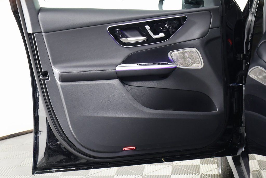 2025 Mercedes Benz GLC 300 4MATIC photo 7
