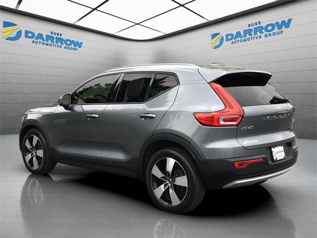 2019 Volvo XC40 Momentum photo 3